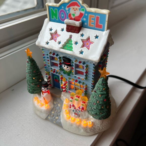 Hallmark Keepsake Ornament from 2004. Electrical Spectacle! - Picture 12 of 16